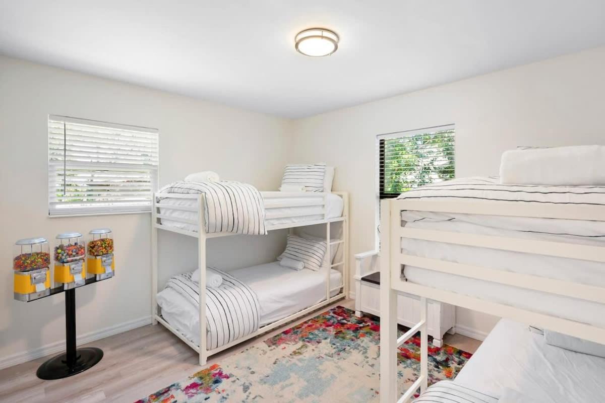 The St Augusdream Renovated Beach House Sleeps 8 Walk To Beach St. Augustine Eksteriør bilde